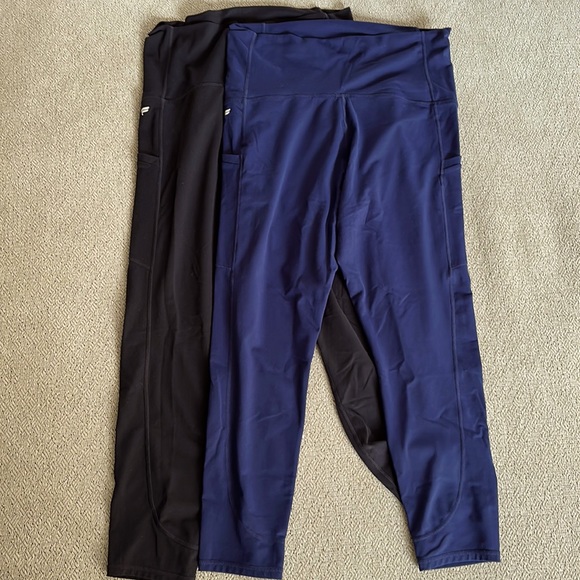 Fabletics PureLuxe High-Waisted Maternity 7/8 Legging - 2 pairs - Picture 2 of 4